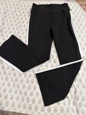 Lou & Grey Black Flare Leggings with White Side Panels